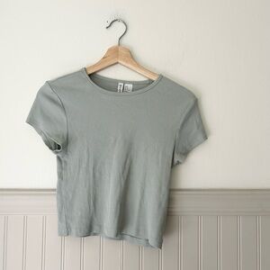 H&M Divided Medium Baby Tee Crop Top Light Green Ribbed Short Sleeve
